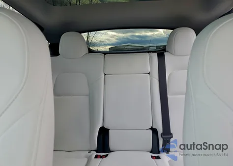 2024 Tesla Model Y z USA, uszkodzony, nr VIN 7SAYGDEE5RF088927